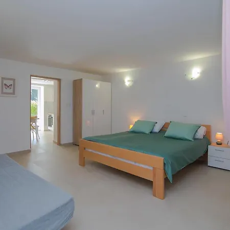 Fuer 2 Personen 1 Kind Ca, 36 M Sup2 In Veli Losinj, Adriakueste Kroatien Kroatische Inseln Veli Losinj