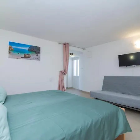 Apartment Fuer 2 Personen 1 Kind Ca, 36 M Sup2 In Veli Losinj, Adriakueste Kroatien Kroatische Inseln